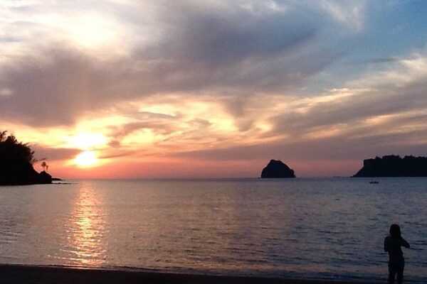 Ogiura Beach: Keindahan Pantai yang Menenangkan di Jepang