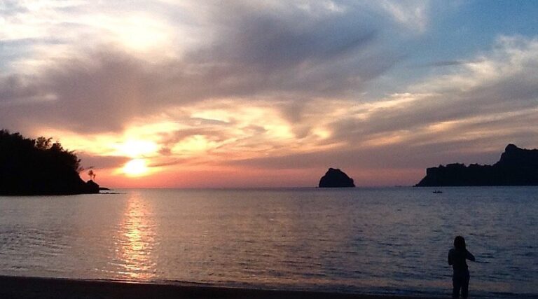 Ogiura Beach: Keindahan Pantai yang Menenangkan di Jepang