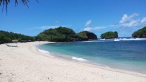 pantai-watu-karung-profile1653616381