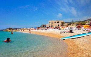 keindahan-pantai-el-fanar-surga-tersembunyi-di-lebanon