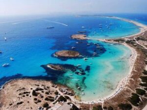 keindahan-pantai-playa-de-ses-illetes-di-pulau-formentera