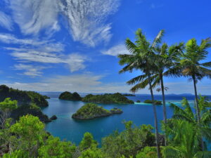 keindahan-pantai-terbaik-di-raja-ampat