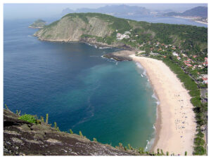 pantai-praia-de-itacoatiara-keindahan-alam-di-rio-de-janeiro