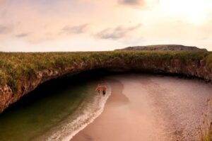 keindahan-pantai-balandra-surga-tersembunyi-di-meksiko