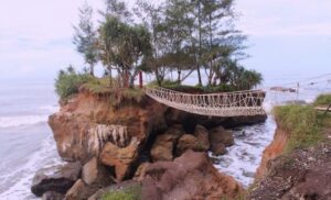 keindahan-pantai-cantik-dan-pantai-cahaya-bulan-di-bengkulu