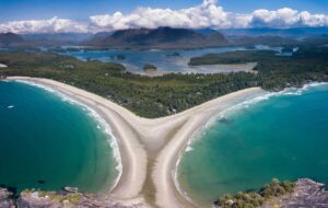 pantai-chesterman-beach-pantai-indah-di-tepi-laut-vancouver
