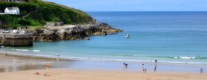 pantai-fistral-beach-pantai-indah-di-cornwall-inggris