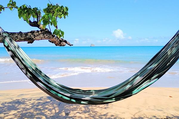 Pantai Plage Naturiste: Surga Pantai untuk Pecinta Alam