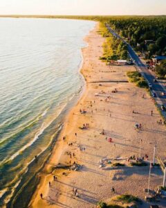 pantai-sauble-beach-pantai-pasir-putih-yang-menawan-di-kanada