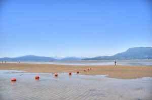 pantai-spanish-banks-pantai-indah-dan-tenang-di-vancouver