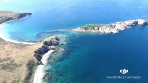 keindahan-alam-pantai-teluk-astafyev-di-indonesia