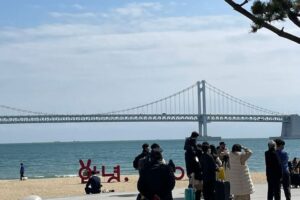 keindahan-pantai-gwangalli-pantai-pasir-putih-dan-pemandangan-menawan