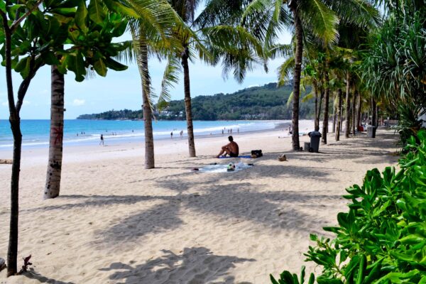 Keindahan Pantai Kamala: Surga Tersembunyi di Phuket