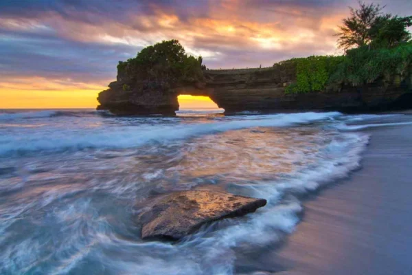 Keindahan Pantai Pasir Tengkorak di Bali yang Menawan