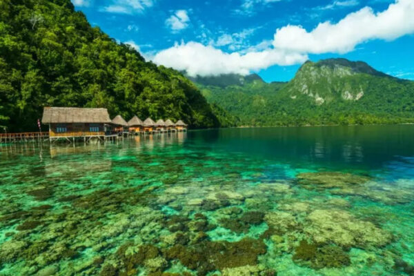 Keindahan Pantai Playa Quila Quina di Pesona Alam Indonesia