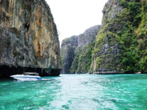 pantai-ao-nang-surga-tersembunyi-di-pantai-krabi