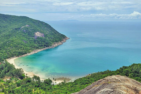 Pantai Bottle di Koh Phangan: Keindahan Alam yang Menawan