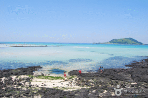 pantai-hyeopjae-keindahan-alam-dan-pasir-putih-pulau-jeju