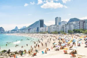 pantai-ipanema-surga-tropis-di-pantai-selatan-brasil