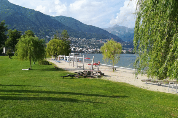 Pantai Lido di Lugano: Tempat Relaksasi di Tepi Danau