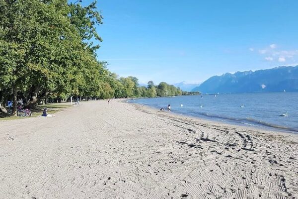 Pantai Plage de Vidy: Pantai Indah di Kota Lausanne