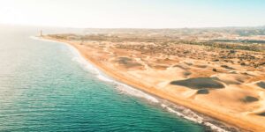 pantai-playa-de-maspalomas-keindahan-pasir-dan-laut-di-gran-canaria