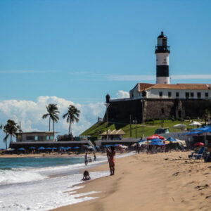 pantai-praia-farol-da-barra-pantai-indah-di-salvador