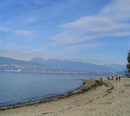 Pantai Spanish Banks: Pantai Indah di Vancouver yang Tenang