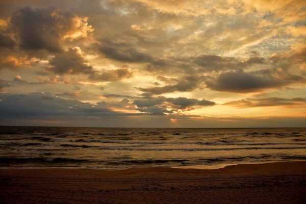Pantai Zelenogradsk: Keindahan Alam dan Suasana Tenang di Rusia