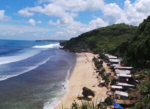 keindahan-alam-pantai-pok-tunggal-di-bali-yang-menawan