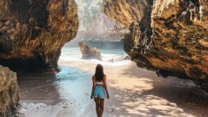 keindahan-pantai-arcadia-surga-tersembunyi-di-pulau-bali