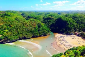keindahan-pantai-baron-surga-tersembunyi-di-gunung-kidul