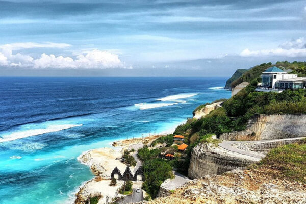 Keindahan Pantai Bellevue Beach di Bali yang Menawan