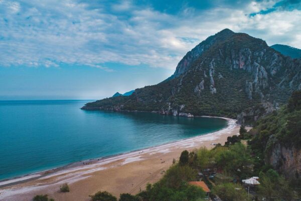 Keindahan Pantai Patara di Antalya: Surga Pasir Putih dan Sejarah