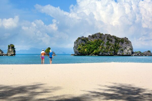 Keindahan Pantai Tanjung Rhu: Surga Tersembunyi di Langkawi