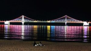 pantai-gwangalli-pantai-indah-dengan-pemandangan-jembatan-gwangan