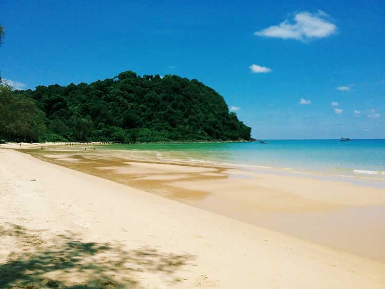pantai-lazy-beach-di-koh-rong-samloem-surga-tersembunyi-di-cambodia