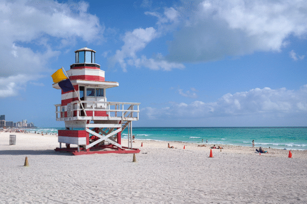 Pantai Miami Beach, Florida: Keindahan Pantai yang Menawan