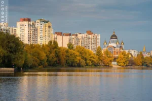 pantai-obolon-keindahan-alam-dan-suasana-tenang-di-kyiv