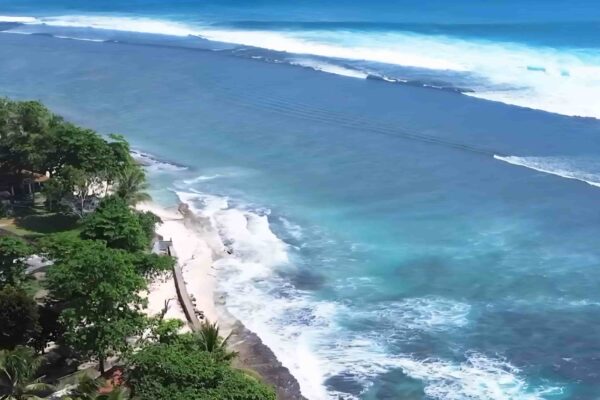 Pantai Playa Varese: Keindahan Alam dan Perpaduan Budaya