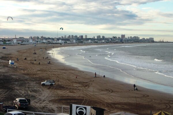 Pantai Punta Mogotes: Pantai Indah dan Menarik di Argentina