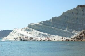 pantai-scala-dei-turchi-keindahan-pantai-putih-di-sisilia