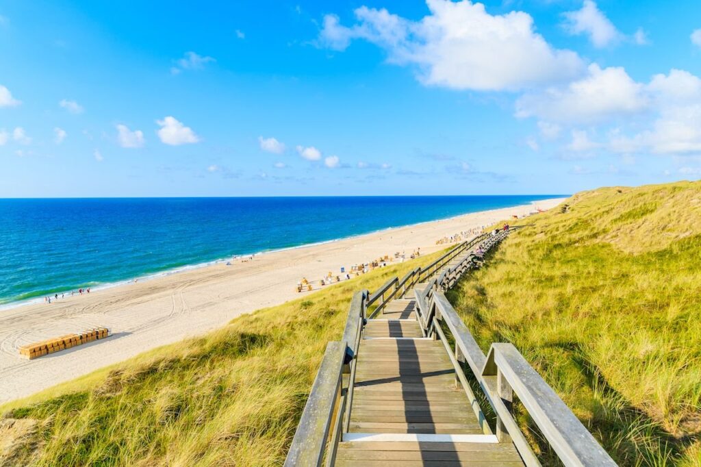 Pantai Travemünde: Keindahan Alam dan Pesona Sejarah di Jerman