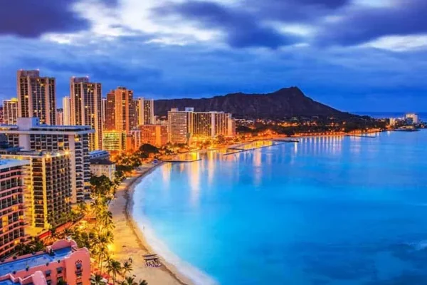 Pantai Waikiki Hawaii: Surga Pasir Putih dan Ombak Menawan