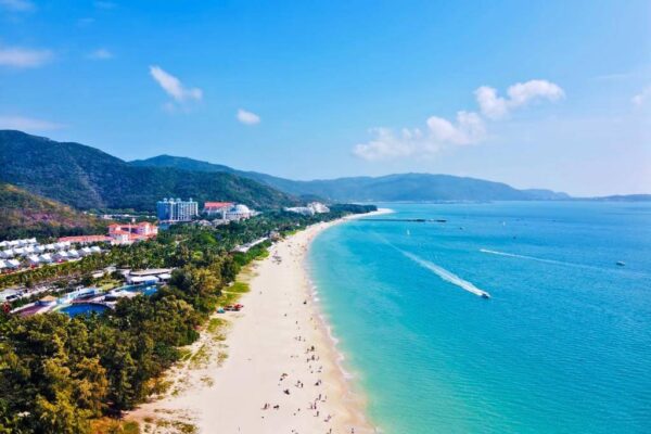 Pantai Yalong Bay di Hainan: Keindahan Alam Tropis yang Menawan