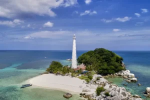 keindahan-alam-pantai-long-set-di-pulau-belitung