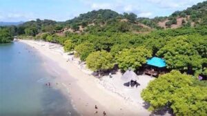 keindahan-pantai-bellevue-pesona-alam-dan-pasir-putihnya