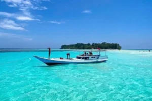 keindahan-pantai-karimun-jawa-surga-tersembunyi-di-jawa-tengah