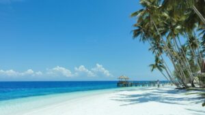 keindahan-pantai-landmark-beach-pantai-eksotis-di-indonesia