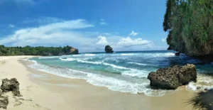 keindahan-pantai-punta-rasa-surga-tersembunyi-di-laut-jawa
